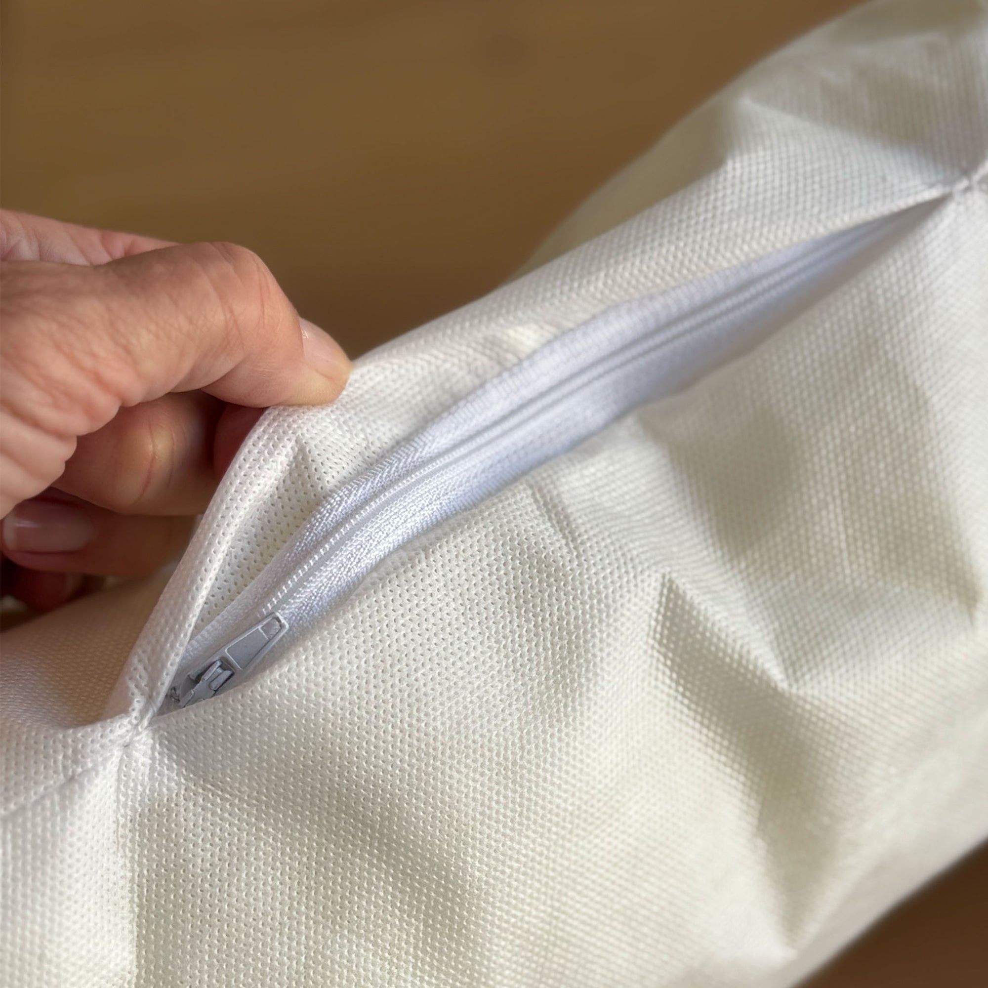 KONA CAVE® memory foam pet cushions have a zipper so that you can individualize the filling for your pet. Filled with shredded memory foam which ensures proper air circulation. 